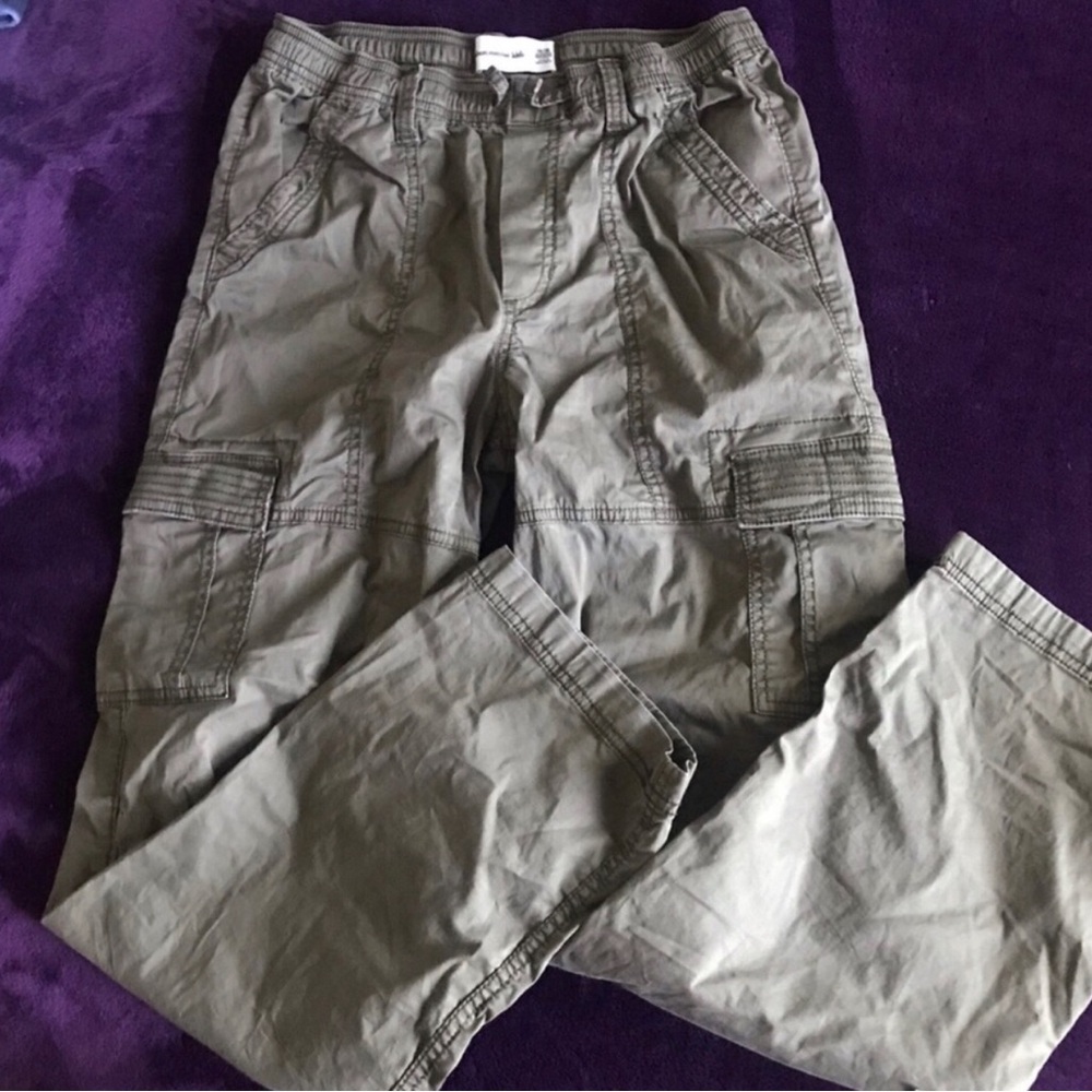 Abercrombie Kids Cargo Pants in Olive Green - Size 15/16 NWOT